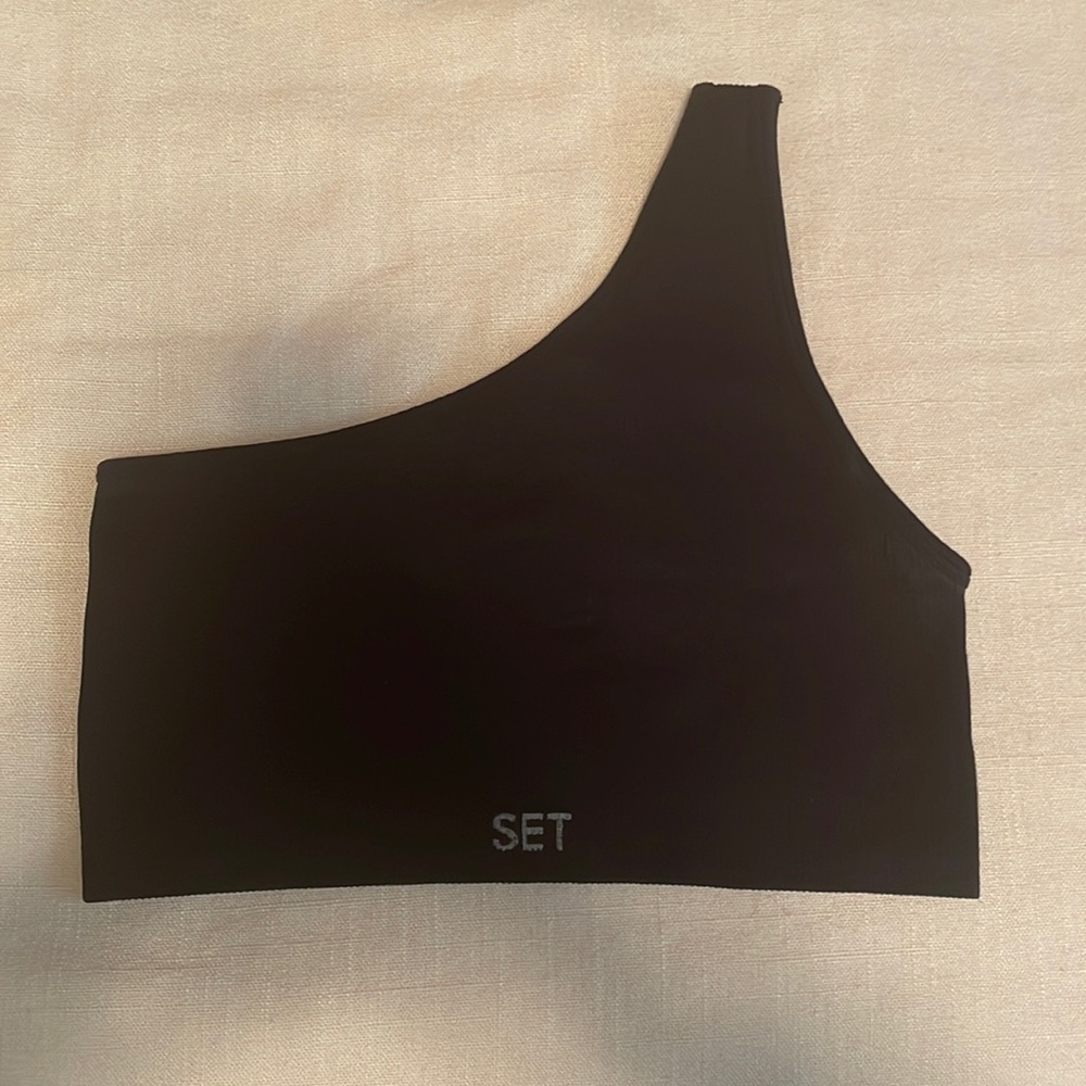 Black (Onyx) XS one shoulder Setactive sports bra!